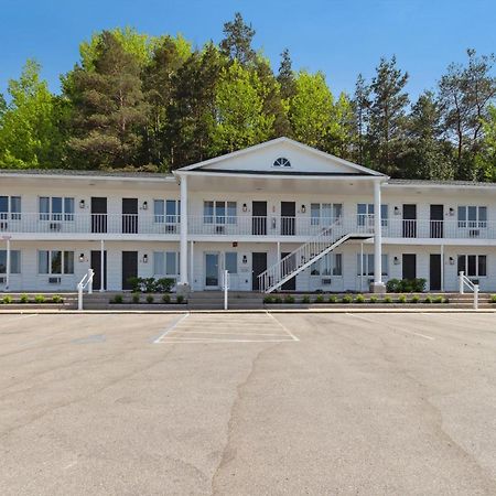 The Bay Inn Petoskey Exterior photo