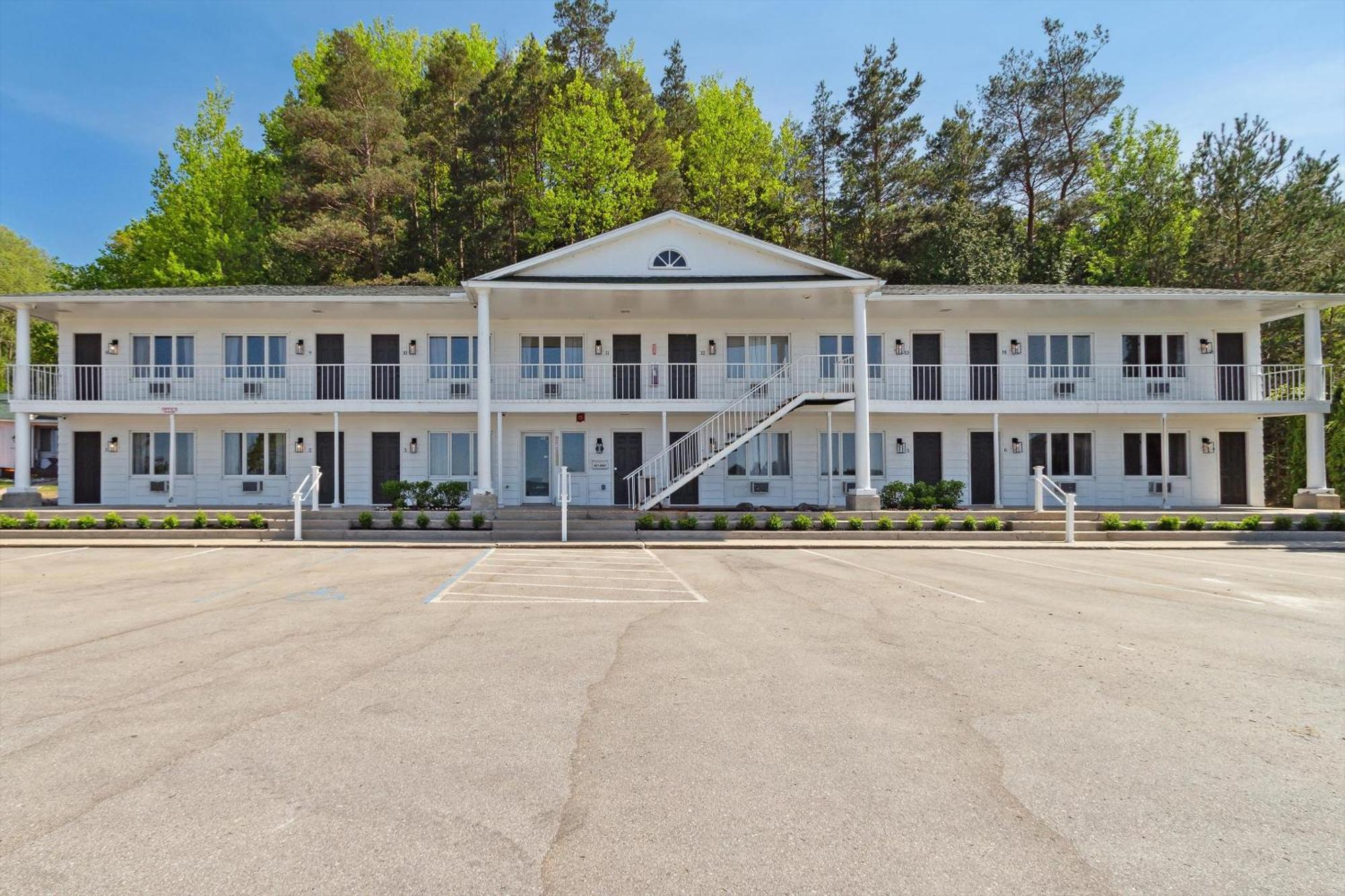 The Bay Inn Petoskey Exterior photo