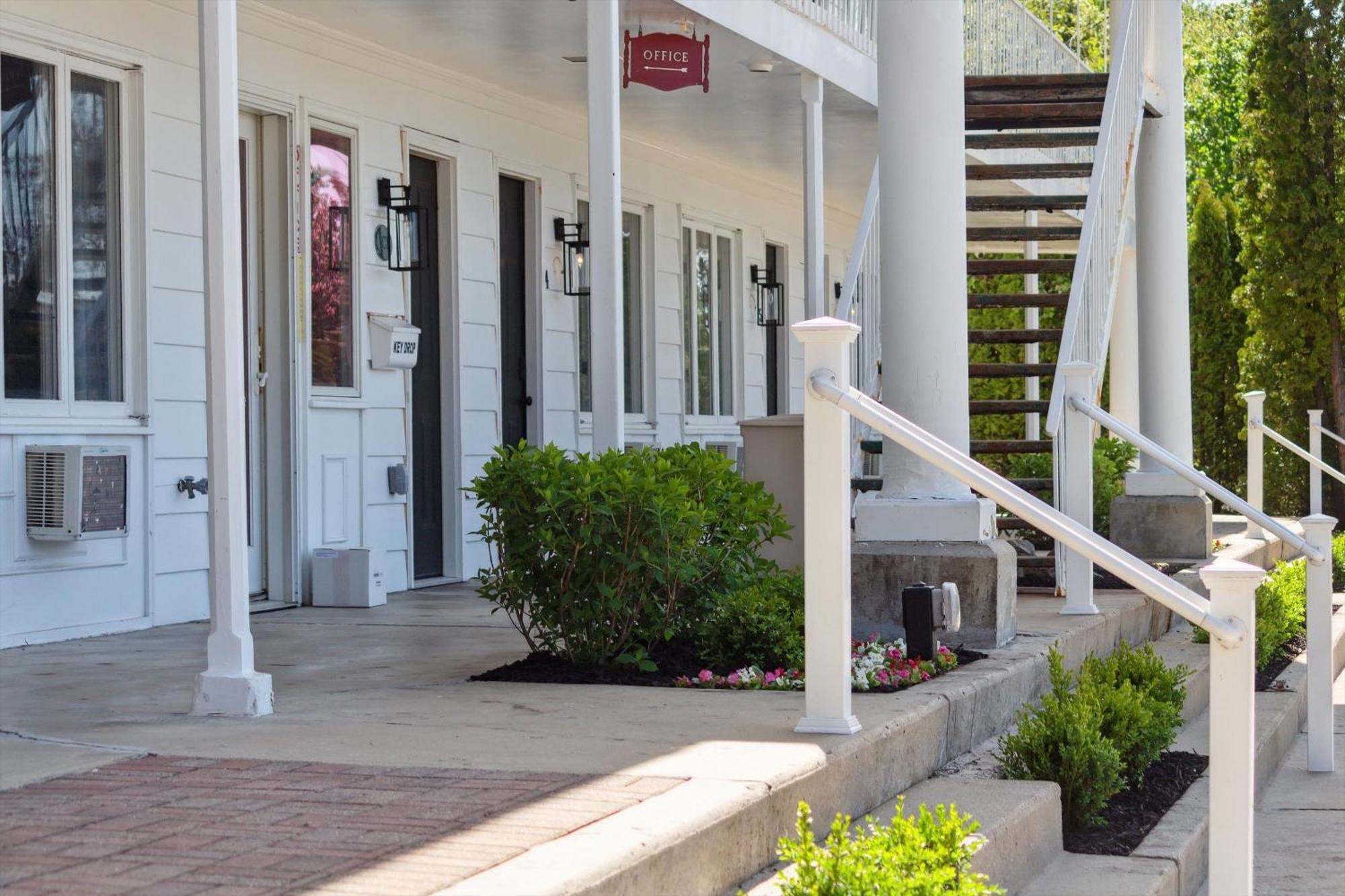 The Bay Inn Petoskey Exterior photo