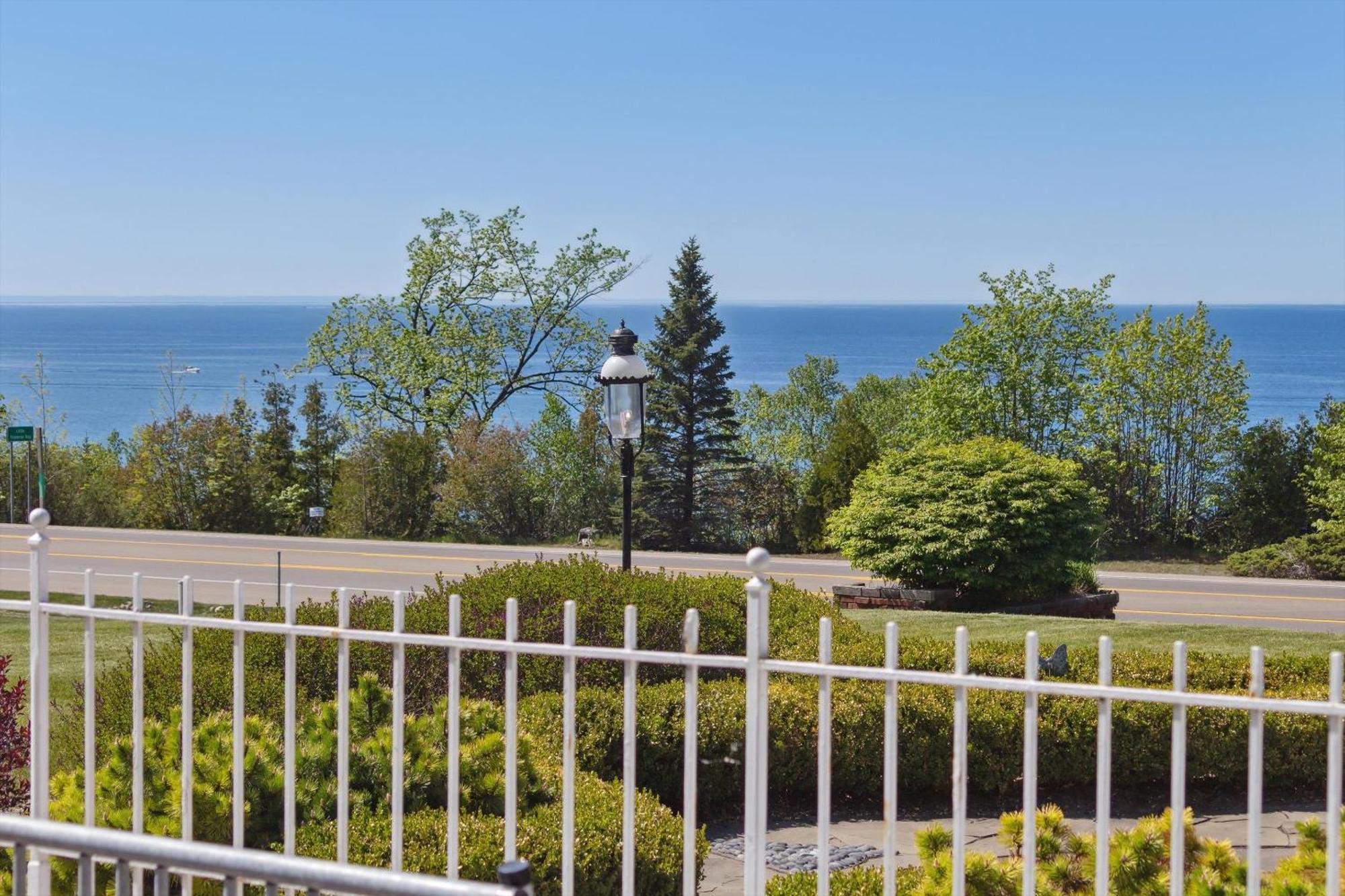 The Bay Inn Petoskey Exterior photo